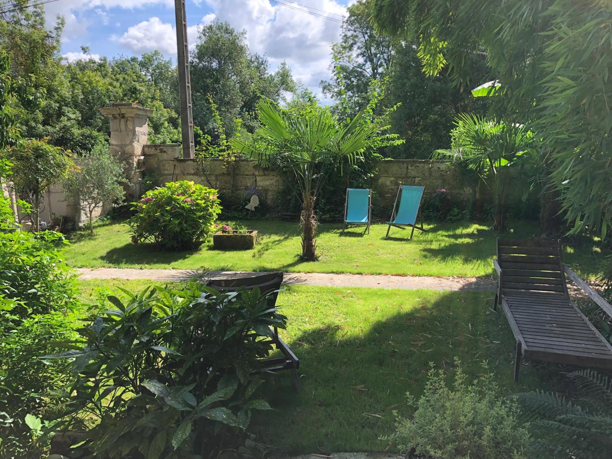L'Heure Bleue Bed & Breakfast Saintes Luaran gambar